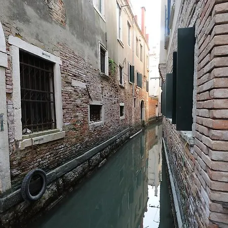 Uncharted - Ca' Santa Croce