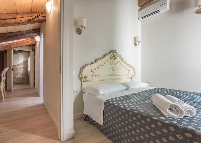 Apartament Uncharted - Ca' Santa Croce *