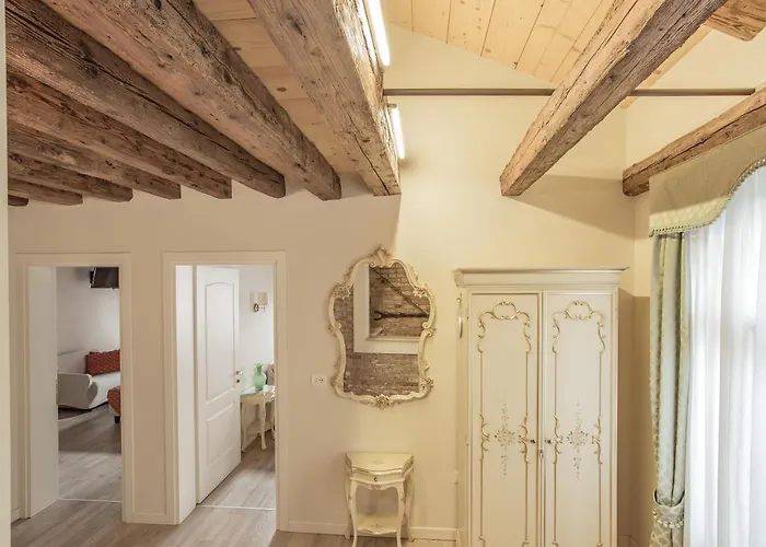 Apartament Uncharted - Ca' Santa Croce Wenecja