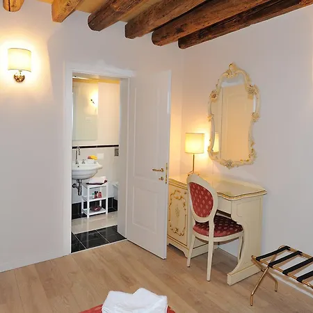 Uncharted - Ca' Santa Croce Venetië