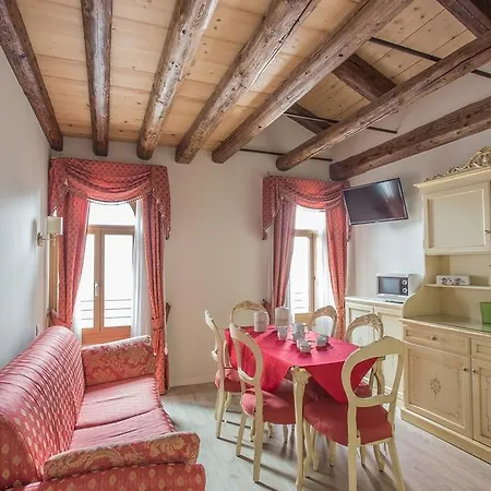 Uncharted - Ca' Santa Croce Apartment *