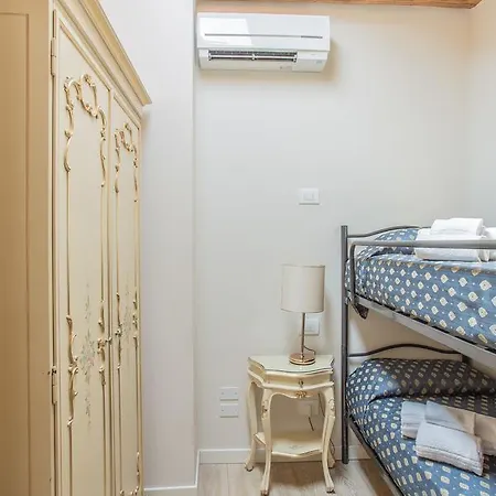 Uncharted - Ca' Santa Croce Appartement *