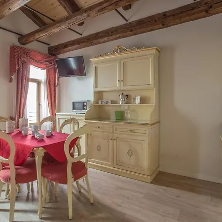 Uncharted - Ca' Santa Croce Appartement *