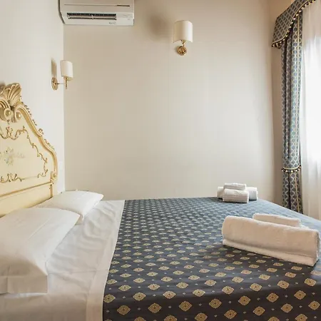 Uncharted - Ca' Santa Croce Apartment Venice