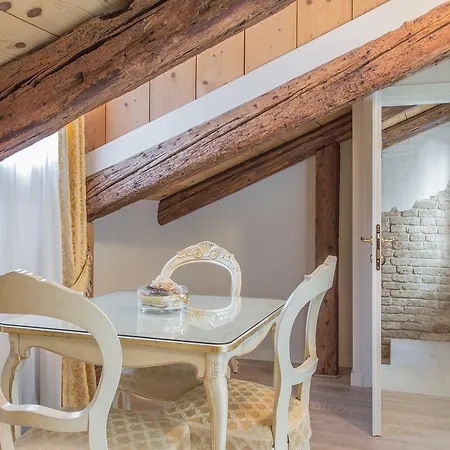 Uncharted - Ca' Santa Croce