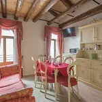 Uncharted - Ca' Santa Croce Apartman
