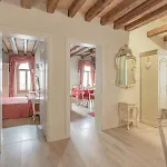 Uncharted - Ca' Santa Croce Apartman